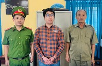 Cơ quan điều tra Công an tỉnh Thừa Thiên Huế thi hành lệnh bắt giữ đối tượng Lê Trung Đức.