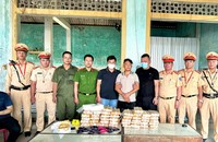 Đối tượng Nguyễn Xuân Huyên và số ma túy lực lượng chức năng bắt giữ.