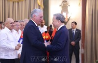Tổng Bí thư, Chủ tịch nước Tô Lâm và Bí thư thứ nhất Đảng Cộng sản Cuba, Chủ tịch Cuba Miguel Diaz Canel Bermudez tại buổi gặp gỡ đại biểu hữu nghị nhân dân và thế hệ trẻ Cuba. Ảnh: Lâm Khánh/TTXVN