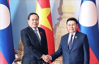 Chủ tịch Quốc hội Trần Thanh Mẫn với Chủ tịch Quốc hội Lào Saysomphone Phomvihane. Ảnh: Thống Nhất/TTXVN