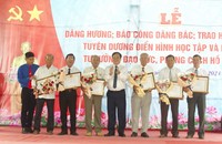 Bạc Liêu: Lễ Báo công, Trao huy hiệu Đảng và tuyên dương điển hình học tập Bác