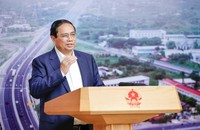 Thủ tướng Phạm Minh Chính yêu cầu khẩn trương xây dựng và ban hành kế hoạch chi tiết đường găng tiến độ các dự án để hoàn thành thêm khoảng 1.200 km cao tốc, bảo đảm thực hiện mục tiêu có ít nhất 3.000 km đường bộ cao tốc vào cuối năm 2025 - Ảnh: VGP/Nhật Bắc