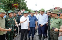 Phó thủ tướng Hồ Đức Phớc kiểm tra công tác phòng chống thiên tai tại p. Quang Vinh, TP Thái Nguyên (ảnh thainguyen.gov.vn).