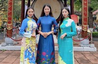 'Nghe' áo dài kể chuyện văn hóa Việt Nam