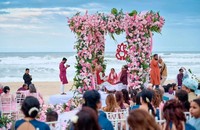 Bãi biển Đà Nẵng trở thành nơi khó quên cho Bhisham, Heena và các vị khách của họ. (Ảnh: Sheraton)