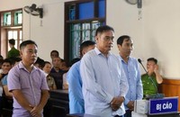 \Các bị cáo tại phiên sơ thẩm. (Ảnh: Hữu Anh)