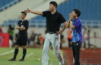 HLV trưởng Kim Sang Sik còn nhiều việc phải làm với đội tuyển Việt Nam trước giải đấu AFF Cup vào cuối năm. (Nguồn: VFF)