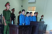 Các bị cáo tại phiên sơ thẩm. (Ảnh trong bài: Bắc Linh)