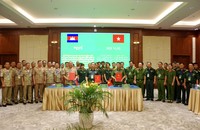 Bộ Tư lệnh BĐBP (Bộ Quốc phòng), Bộ Công an Việt Nam và Cục Chống ma túy (Bộ Nội vụ Vương quốc Campuchia) ký biên bản thỏa thuận phối hợp phòng, chống tội phạm ma túy. (Ảnh: Huyền Giang)