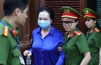 Bị cáo Lan tại phiên xử sáng 17/10. (Ảnh: Quỳnh Trần)