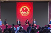 Tại phiên tòa giả định có sự tham gia của HĐXX là những thẩm phán, kiểm sát viên, trợ giúp viên pháp lý thực thụ.