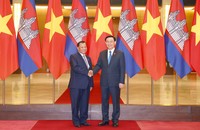 Chủ tịch Quốc hội Vương Đình Huệ và Chủ tịch Thượng viện Vương quốc Campuchia.