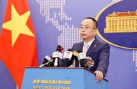 Phó Phát ngôn Bộ Ngoại giao Đoàn Khắc Việt tại họp báo.