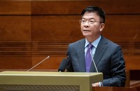 Phó Thủ tướng, Bộ trưởng Bộ Tư pháp Lê Thành Long phát biểu tại phiên họp.
