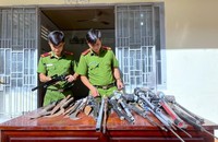 Công an Đồng Nai vận động dân giao nộp nhiều súng quân dụng, súng tự chế, lựu đạn