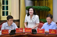 Thứ trưởng Nguyễn Thị Hà giới thiệu nhiều điểm mới đáng chú ý của Luật Bảo hiểm xã hội 2024. (Ảnh: Nghĩa Đức)
