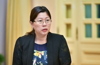 Thứ trưởng Nguyễn Thị Phương Hoa nêu rõ ý nghĩa của việc sớm đưa Luật Đất đai đi vào cuộc sống. (Ảnh: Nghĩa Đức).