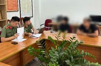 Cơ quan Công an làm việc với người vi phạm (Ảnh: Công an TP Hà Nội).