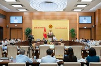 Phó Chủ tịch Quốc hội Nguyễn Khắc Định đề nghị thuyết minh rõ ưu điểm, nhược điểm của từng mô hình tổ chức của văn phòng công chứng. (Ảnh: quochoi.vn)