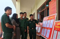 Thượng tá Phạm Hồng Dự giới thiệu về mô hình PBGDPL của đơn vị.