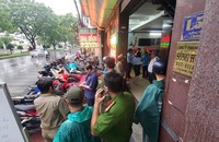 Công an kiểm tra Mái ấm Hoa Hồng (Ảnh: Báo Người lao động).