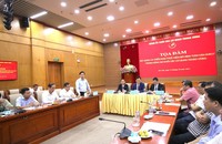 Bí thư Đảng ủy Khối Nguyễn Văn Thể phát biểu tại Tọa đàm. (Ảnh: Xuân Lộc)