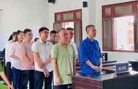Các bị cáo tại phiên tòa xét xử.
