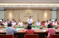 Thủ tướng Phạm Minh Chính làm việc với Ban Thường vụ Thành ủy Hà Nội - Ảnh: VGP/Nhật Bắc