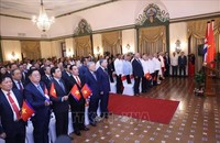 Tổng Bí thư, Chủ tịch nước Tô Lâm, Bí thư thứ nhất Đảng Cộng sản Cuba, Chủ tịch Cuba Miguel Diaz Canel Bermudez và các đại biểu dự buổi gặp gỡ. Ảnh: Lâm Khánh/TTXVN