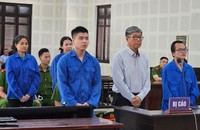 Các bị cáo tại phiên xét xử (Ảnh: Trạng Chi).