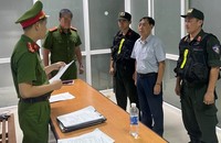 Công an đọc lệnh khởi tố, bắt tạm giam với ông Tam