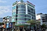 Phòng khám Đa khoa Miền Trung nằm trên đường Nguyễn Hữu Thọ.