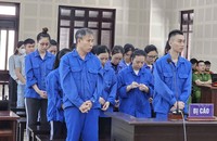 Các bị cáo tại phiên xét xử.