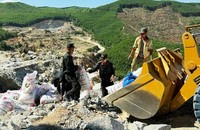 Bắt 4 đối tượng mua bán, sử dụng hơn 2.500kg thuốc nổ