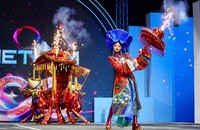 Rực rỡ sắc màu văn hóa đêm thi trang phục dân tộc Miss Cosmo 2024