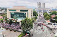 Cửa khẩu Quốc tế Lào Cai chật kín người ngày đầu nghỉ lễ 2/9
