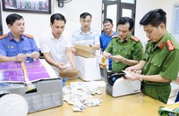 Triệt phá đường dây làm giả con dấu, tài liệu quy mô lớn