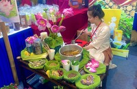 Nhộn nhịp không khí Lễ hội Sen Hà Nội 2024