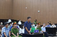 Các bị cáo tại phiên xử. (Ảnh: Hồng Mây)