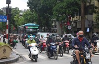 Đường phố trở lại đông đúc