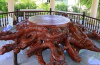 Tác phẩm “Trống đồng Đông Sơn và Chín đầu rồng”.