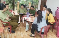 Đoàn liên ngành làm việc với Công ty Nguyên Thơm.