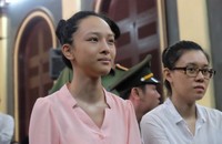 Trương Hồ Phương Nga và Nguyễn Đức Thùy Dung tại phiên tòa