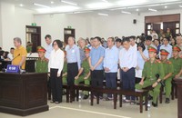 Các bị cáo tại tòa.