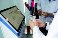 Thực hiện thủ tục hành chính qua mạng sẽ được ưu tiên trong tình hình dịch bệnh diễn biến phức tạp (hình minh họa)