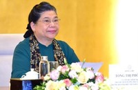 Phó Chủ tịch Thường trực Quốc hội Tòng Thị Phóng phát biểu tại cuộc làm việc.
