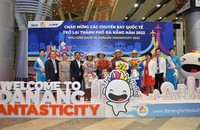 Chào đón chuyến bay đầu tiên của Korean Air tới Đà Nẵng vào tối 22/6.