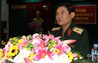Thiếu tướng Lê Bửu Tuấn-Phó Tư lệnh, Tham mưu trưởng Quân khu 7 phát biểu tại hội nghị.