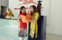 Nhiều phong trào dành cho nữ giới không còn phù hợp với thực tế và là biểu hiện phân biệt giới, như quy định mặc áo dài tại công sở) (Ảnh minh họa từ internet)