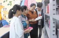 Cô thủ thư không may mắn và giấc mơ mang sách về cho trẻ